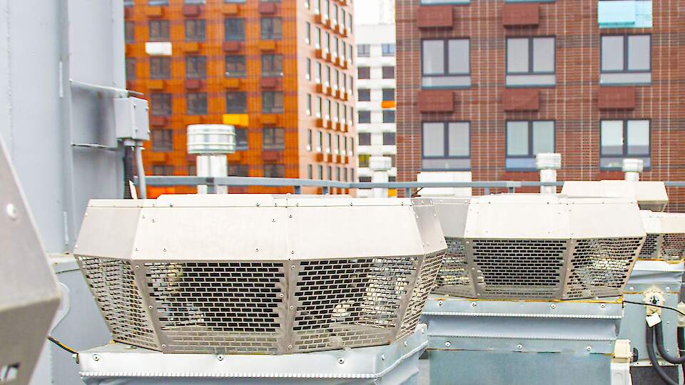 Roof fans with EC motor