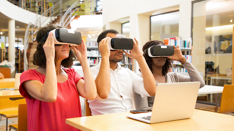 Enhancing In-Person Events with Virtual Exhibits