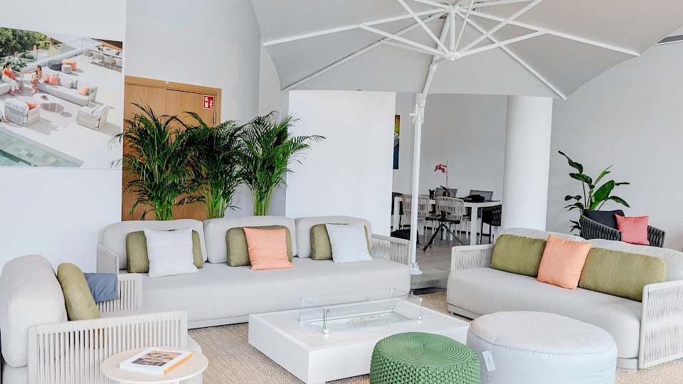 Extraterrestrial Furniture │ Creating enjoyable garden and living spaces