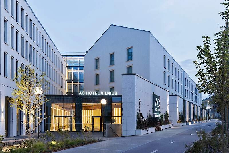 AC Hotel by Marriott Vilnius Vasario 16-osios g. 5, Vilnius https://www.marriott.com AC by Marriott&nbsp;is the first hotel of this brand in Lithuania, a four-star establishment located in the heart of Vilnius. The hotel is adjacent to Vilnius Old Town, and the central business district is just a 5-minute walk away. The interior of the conference halls stands out for its modernity, yet neutrality, creating a calm background for the event. The halls are equipped with the latest conference equipment.&nbsp;