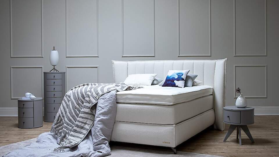 Delux Production OÜ/WAKE UP HAPPY!