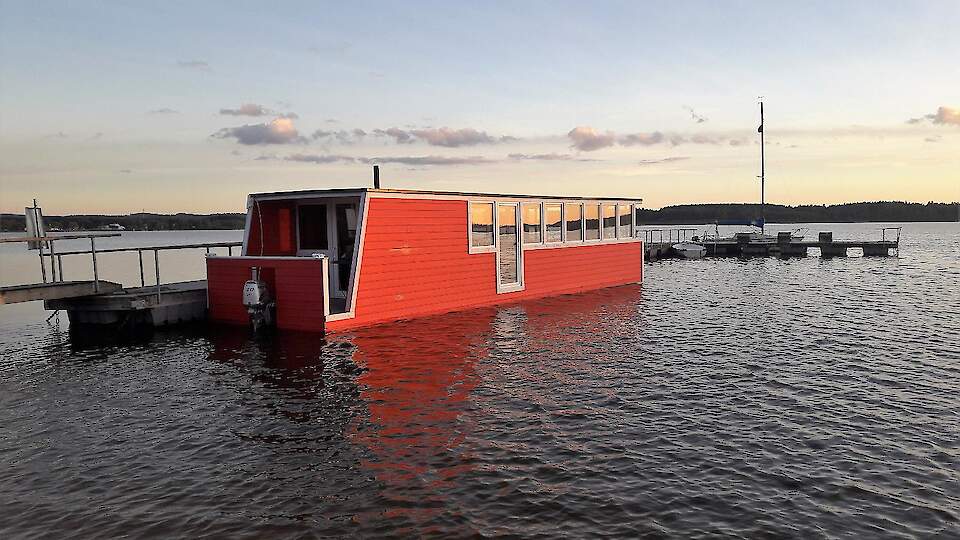 Pleasure boat Tamula Vanake